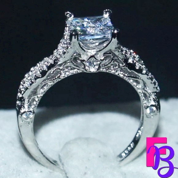 ***NEW!*** 1.5 CT Princess Cut Engagement Ring - Picture 2 of 10